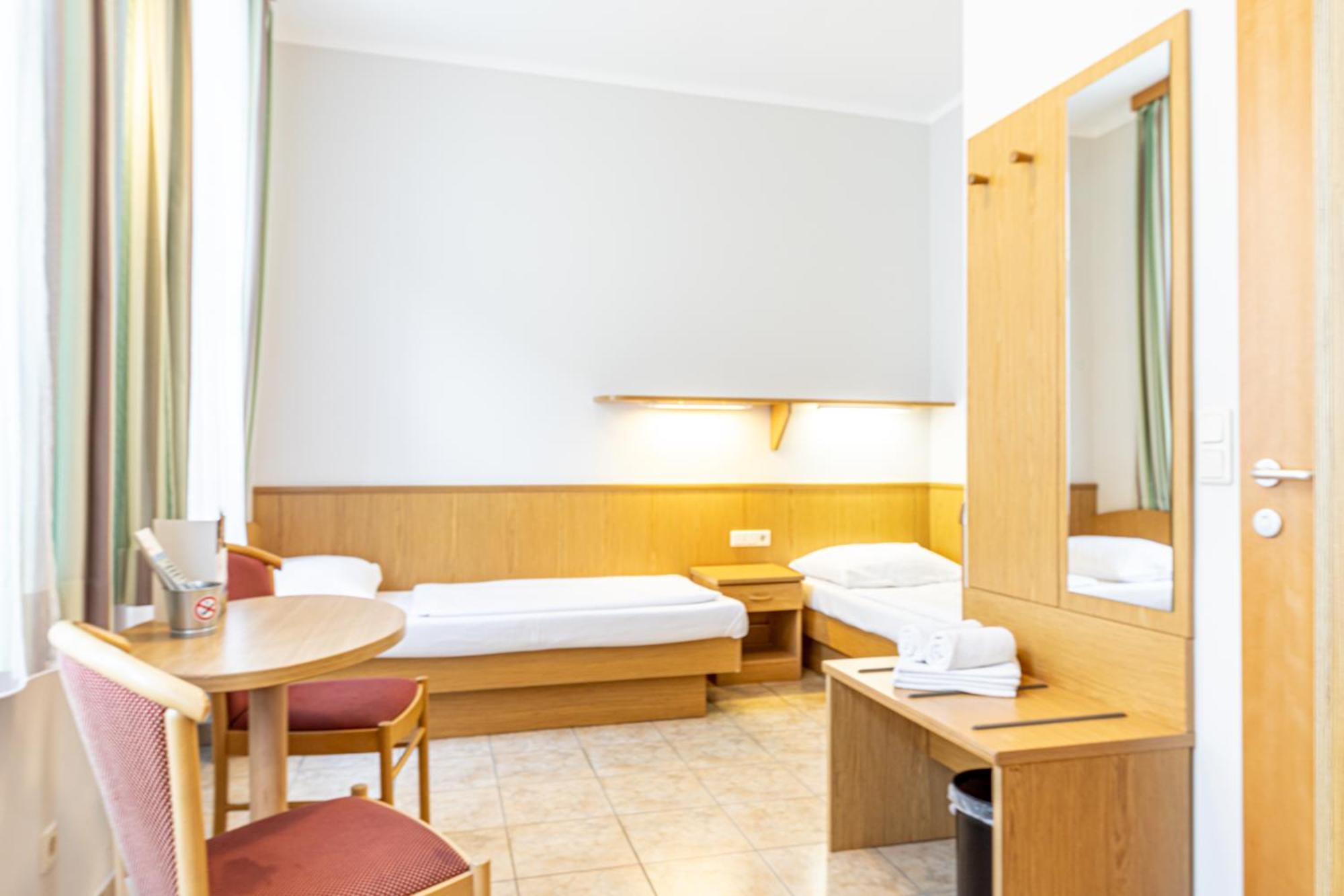 Hotel-Pension Fuenfhaus Wien Eksteriør bilde